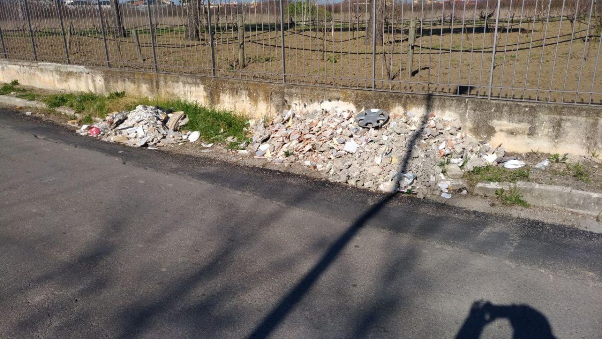 materiale di risulta via palumbo Qualiano
