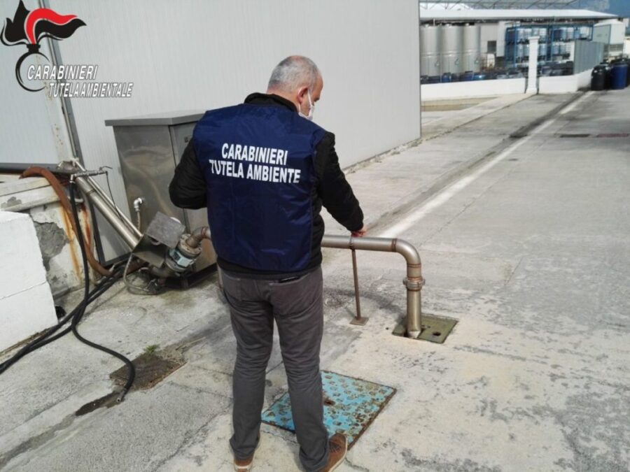 Carabinieri Noe Striano sequestro azienda Dolciiumi 31.03.20