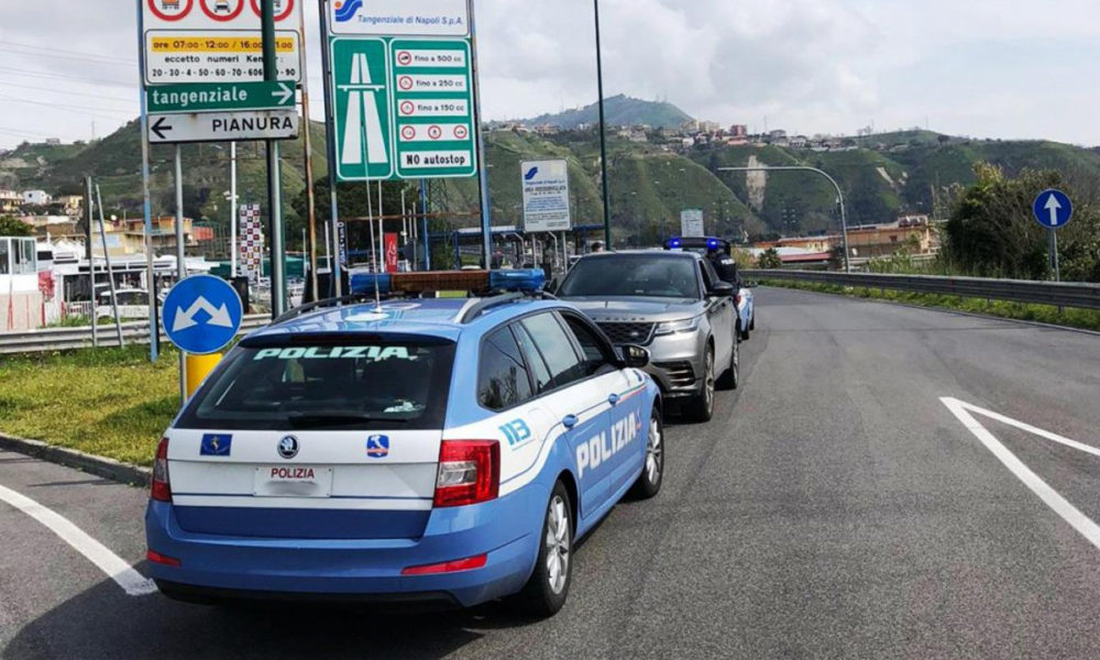 Auto contromano Polizia