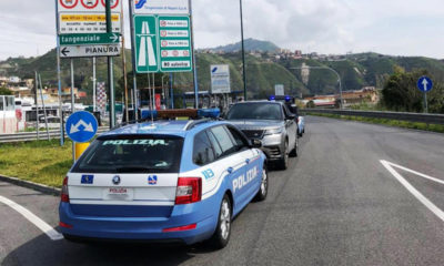 Auto contromano Polizia
