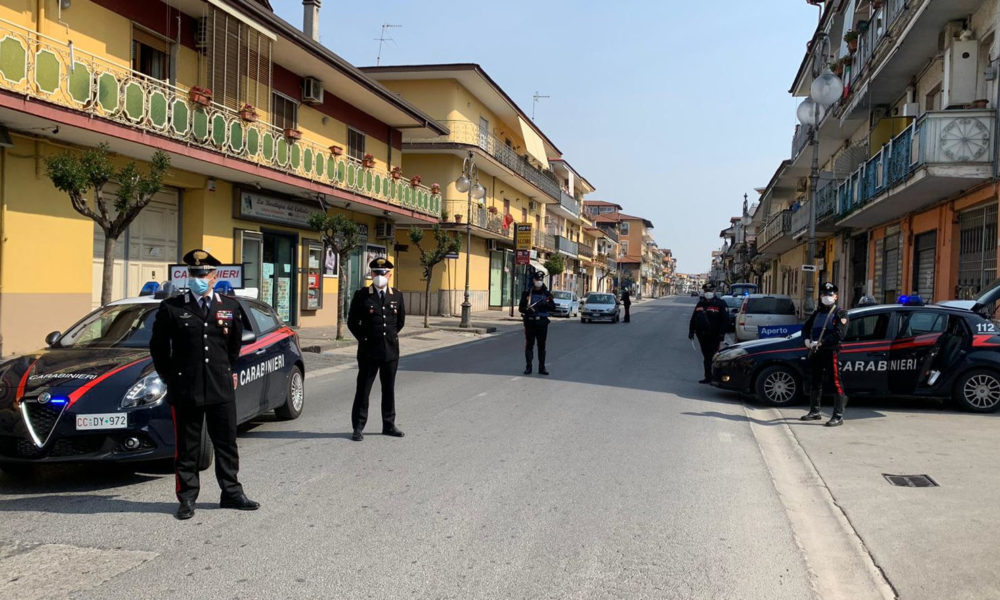 con il suppCarabinieri schierati a Qualiano per controlli anti contagioorto logistico della Compagnia di Giugliano, guidata dal Cap. Coratzacon il supporto logistico della Compagnia di Giugliano, guidata dal Cap. Coratzacon il supporto logistico della Compagnia di Giugliano, guidata dal Cap. Coratzacon il supporto logistico della Compagnia di Giugliano, guidata dal Cap. Coratzacon il supporto logistico della Compagnia di Giugliano, guidata dal Cap. Coratza
