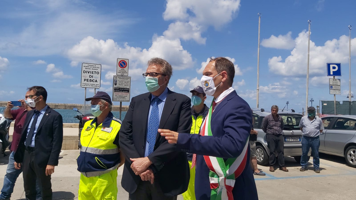 prefetto a monte di procida