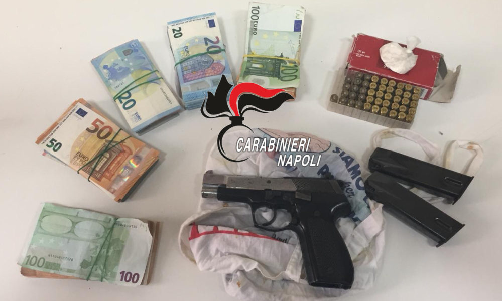 Chiaiano, droga, pistola e soldi