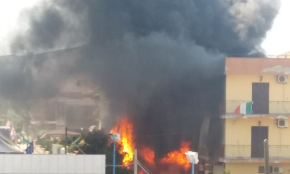Incendio Villaricca via antica vonsolare campana