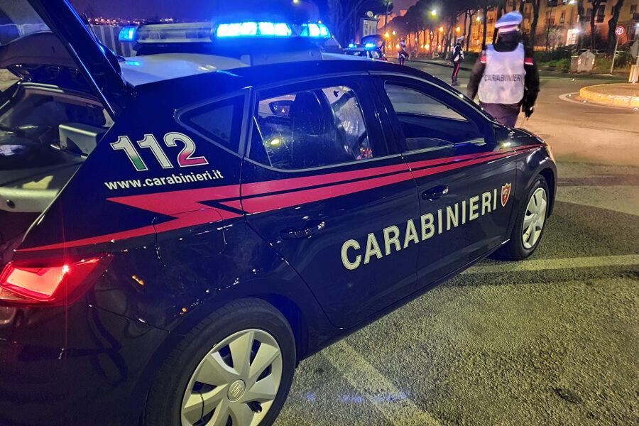 Napoli Rione Traiano: recupera cocaina da muretto, arrestato 38enne