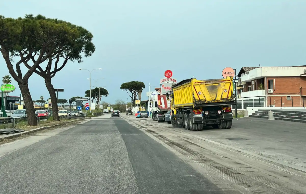 Iniziati lavori stradali in via Lago Patria
