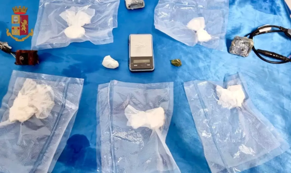 droga in locale sequestrato