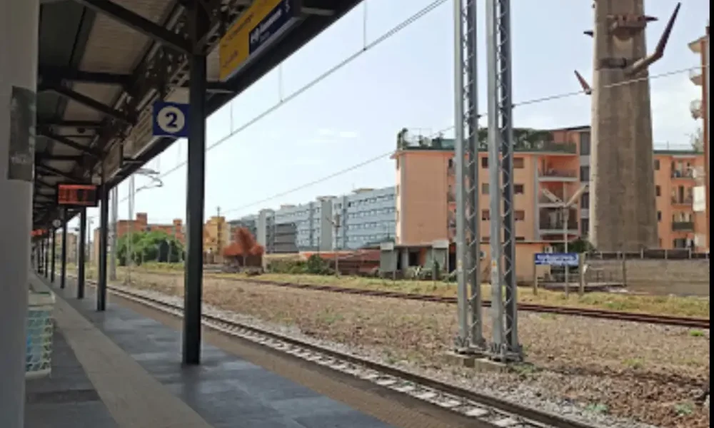 blocca i treni per un’ora