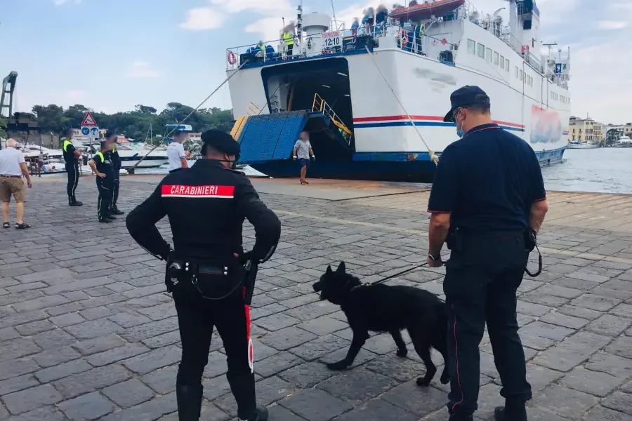 Controlli dei Carabinieri ad Ischia