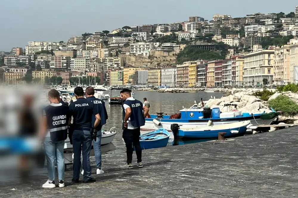 Contrasto agli ormeggi abusivi a Napoli