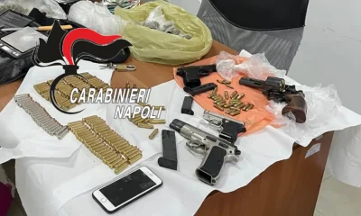 Armi e droga in un magazzino