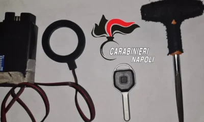 Tentano di rubare auto