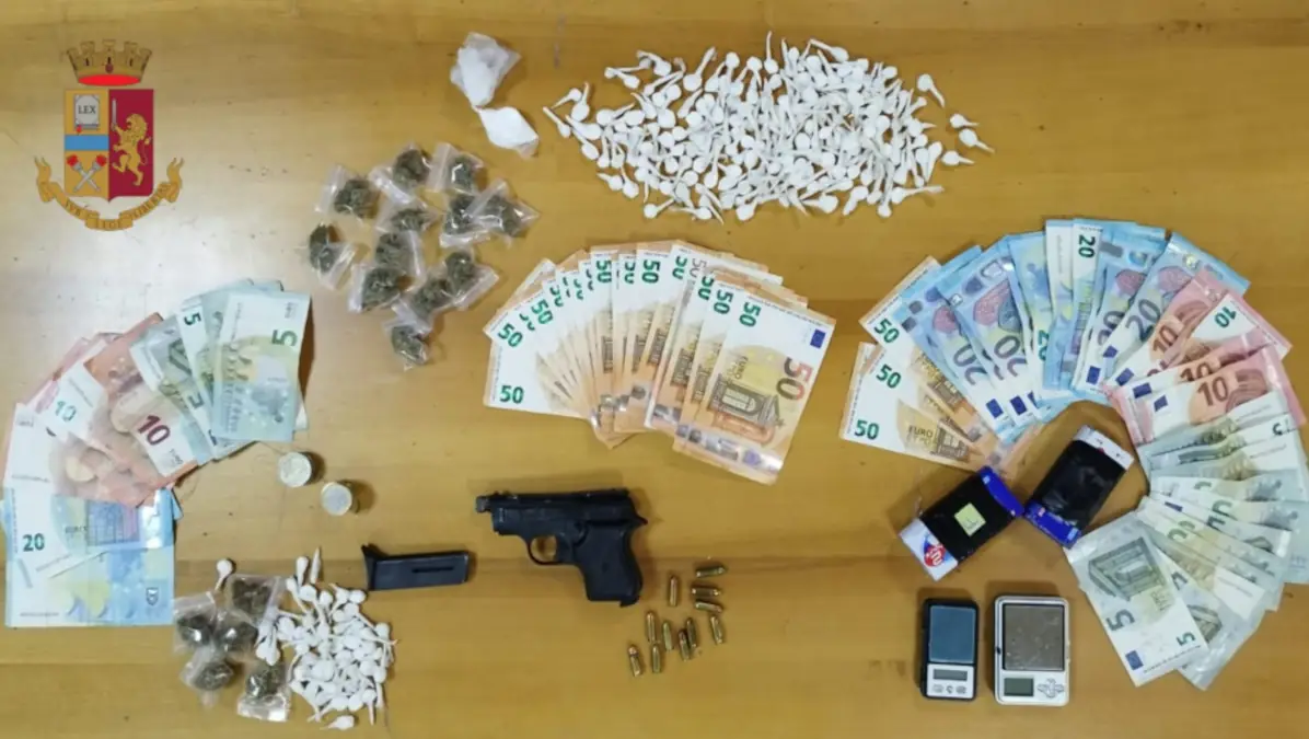 Arma e drga in casa a Casoria