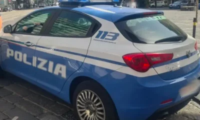 Aggredisce fidanzata e poliziotti