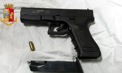 Sorpreso con una pistola in casa
