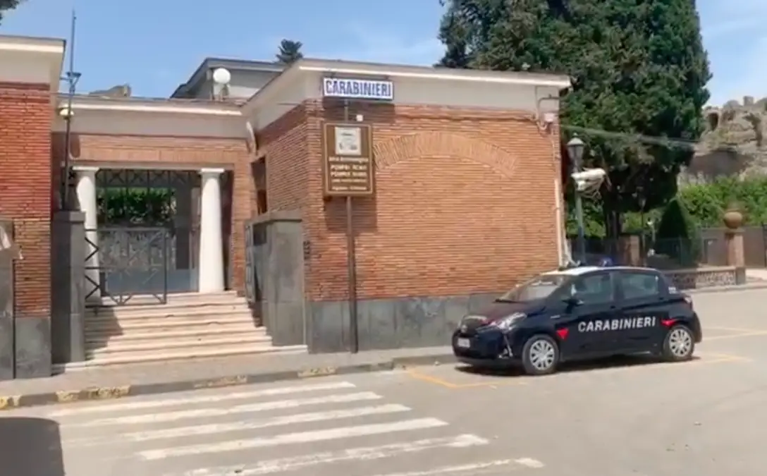 Sorpresi a Pompei due accompagnatori turistici