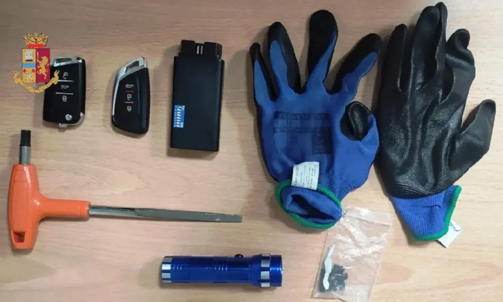 Trovati con arnesi da scasso