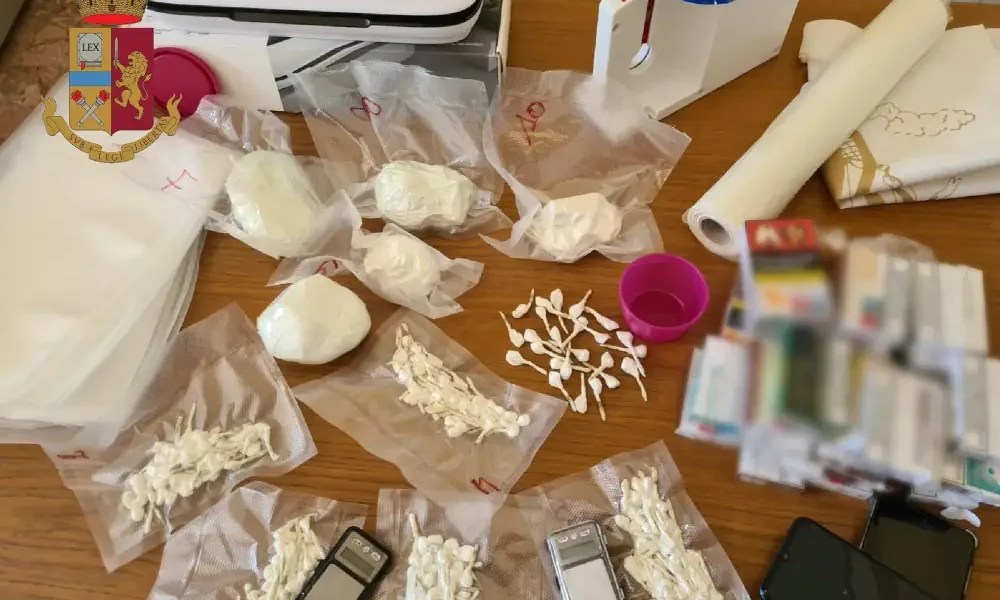 694 grammi di Droga in casa