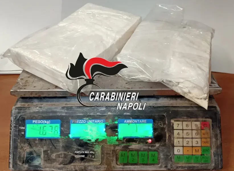 Beccato con 2 kg di cocaina