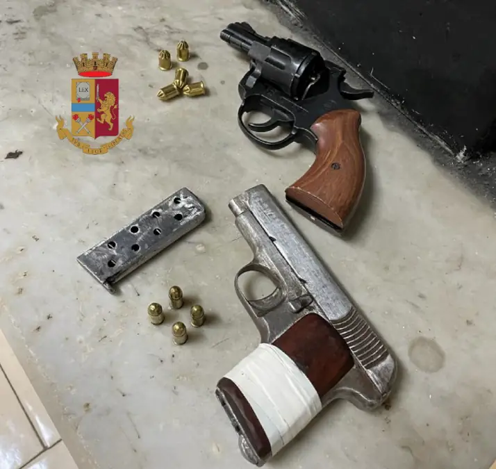 Sorpreso con armi e munizioni in casa