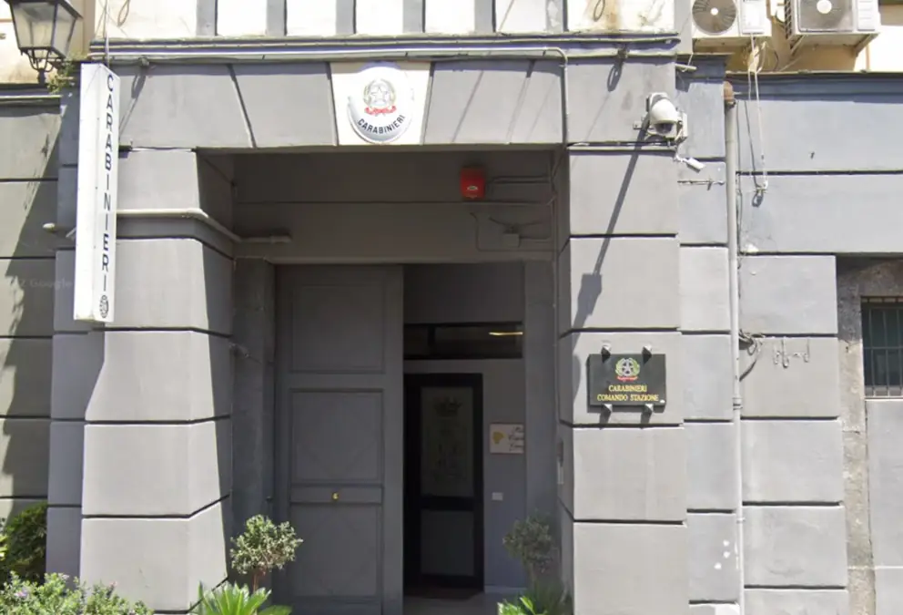 Gragnano tenta di pugnalare il Comandante