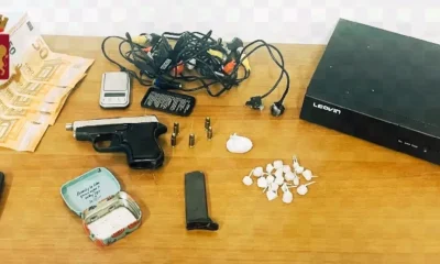 Sorpreso con armi e droga in casa