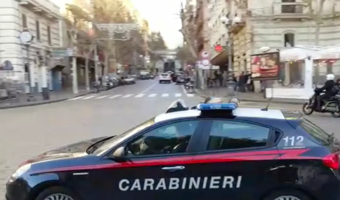 Trovato con cocaina e soldi