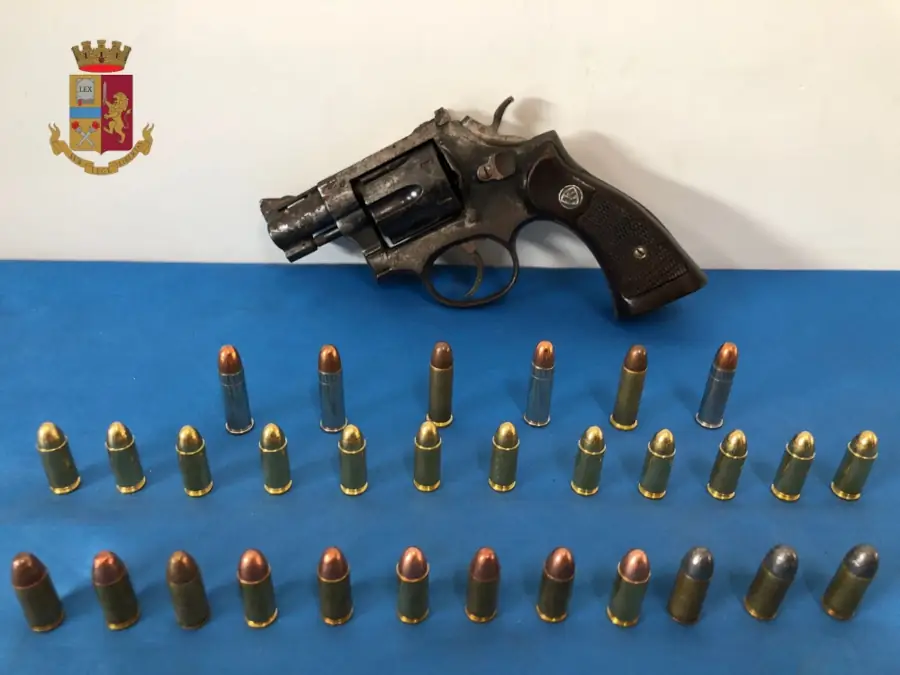 Sequestrate a Pianura munizioni