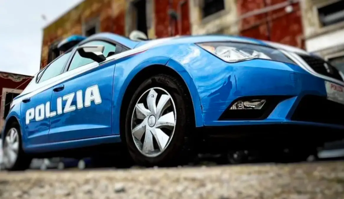 Parcheggiatore abusivo minaccia