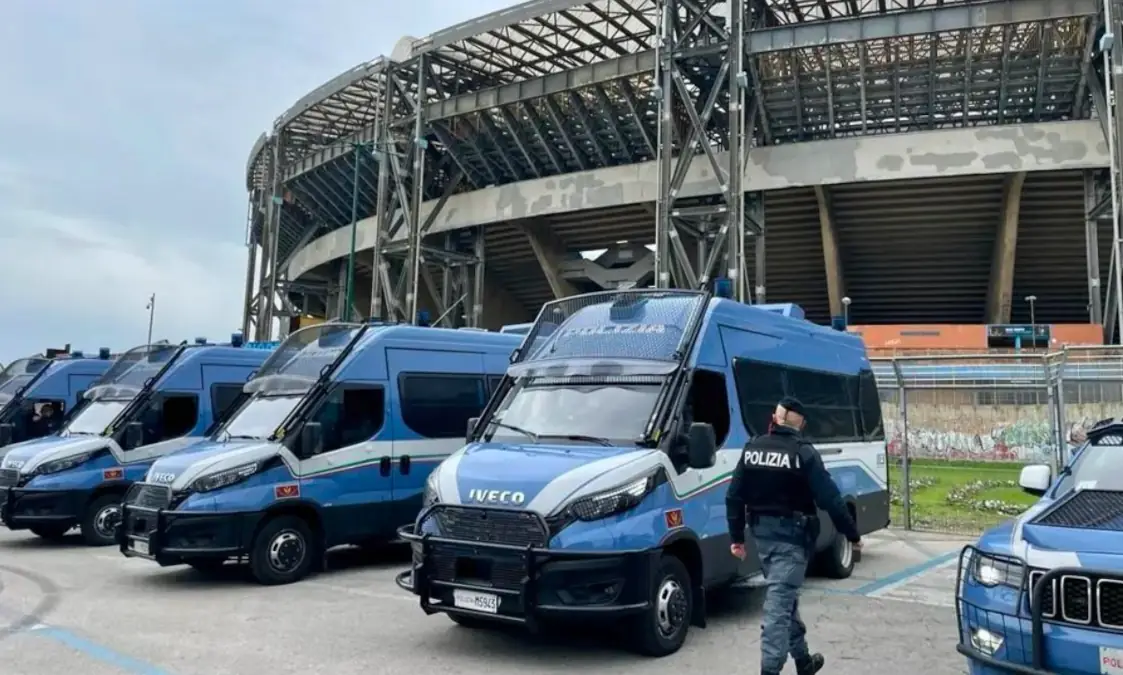 Napoli-Ajax: emessi 8 Daspo