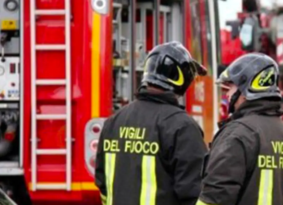 Box in fiamme a Orta di Atella