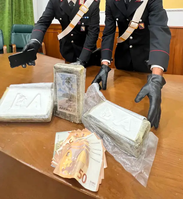 Trovato con 4 kg di cocaina pura