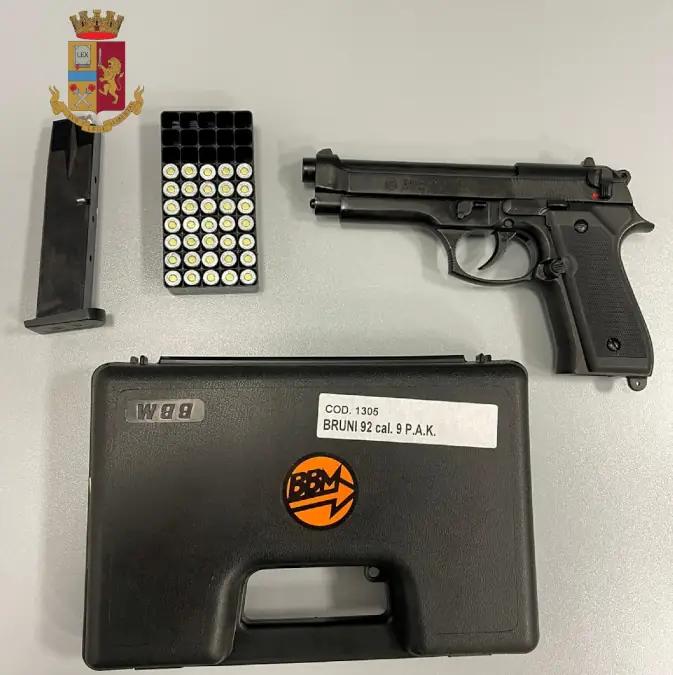 Ercolano: sorpreso con una pistola