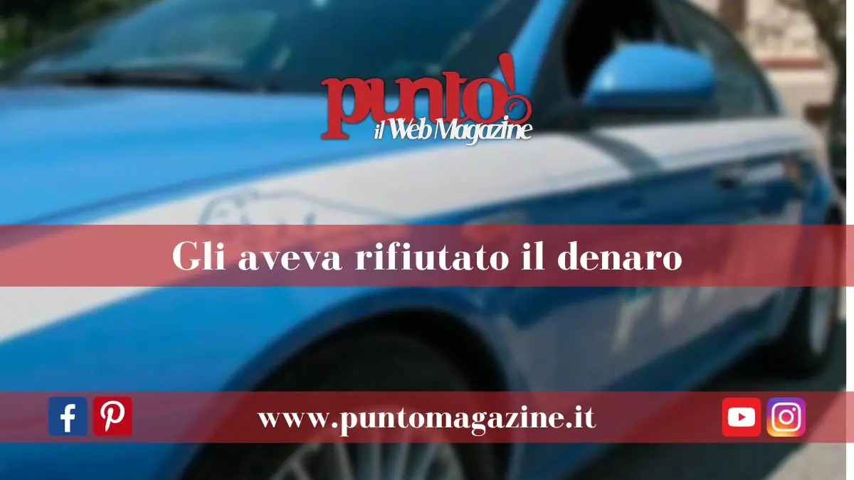 Prende a calci e pugni la madre