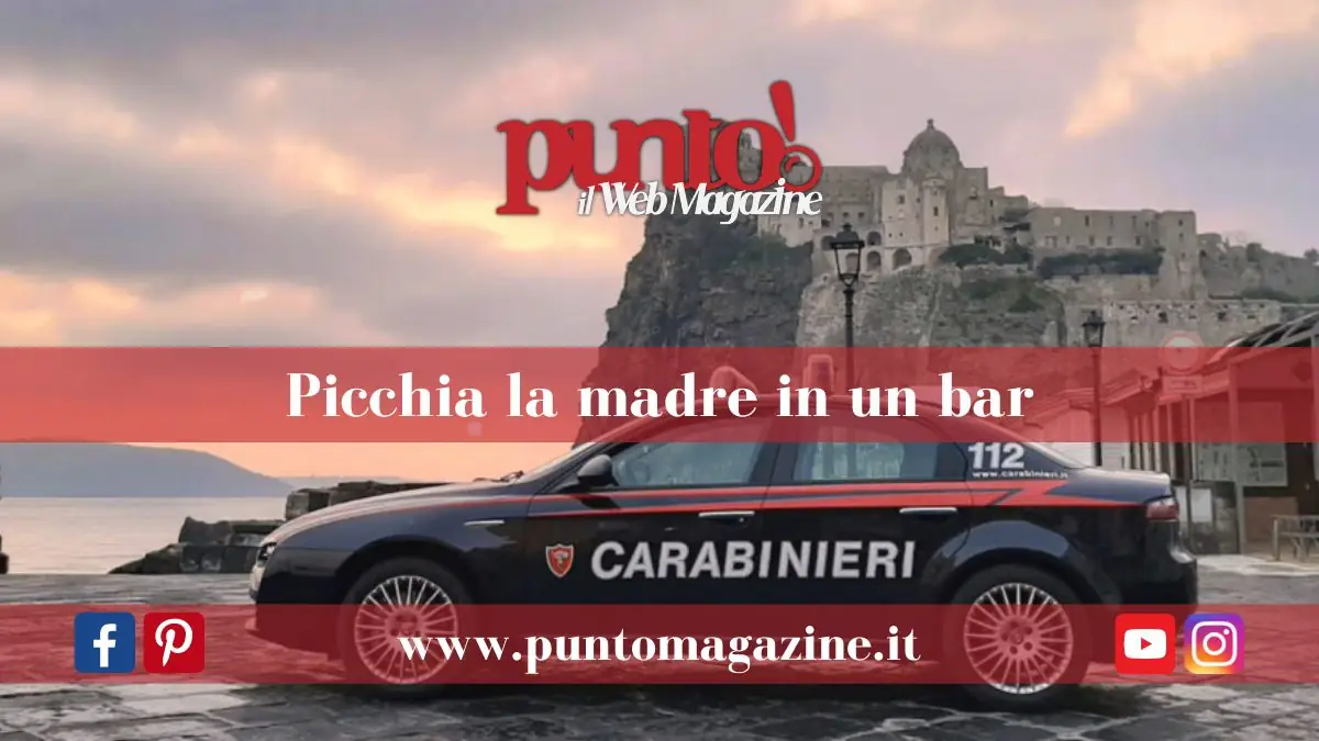 Prende a pugni e calci sua madre