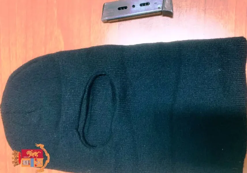 armato fugge all'alt della polizia