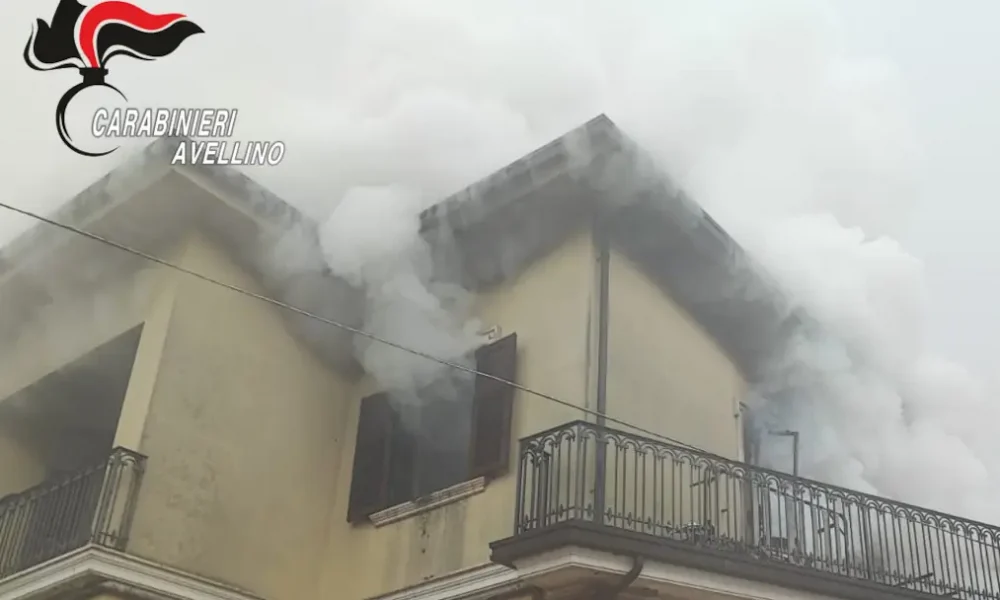 Casa in fiamme