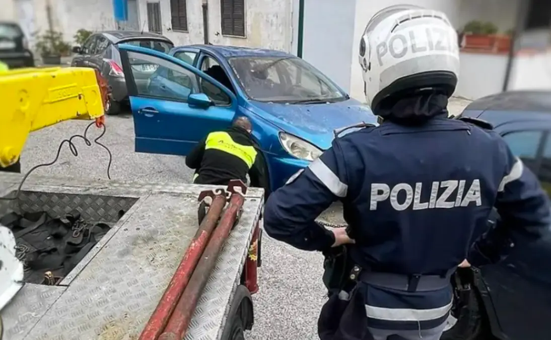 Blitz della Polizia a Chiaia