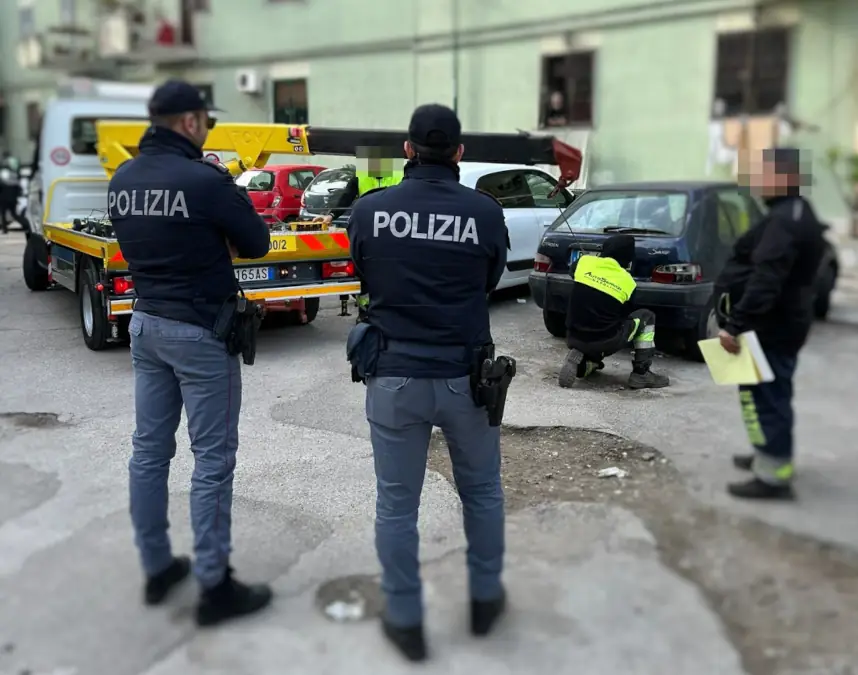 Blitz della Polizia a Secondigliano