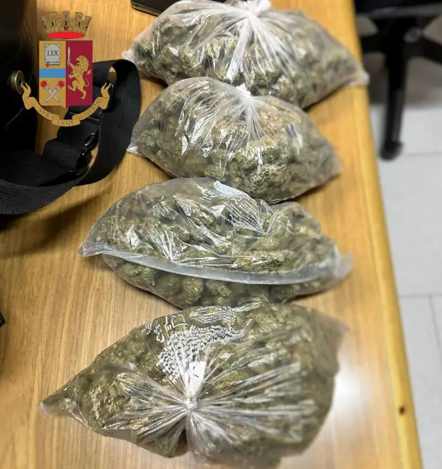 Sorpreso con 400 g di marijuana