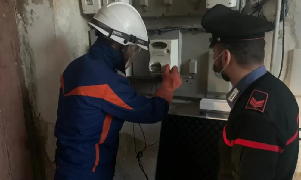Castellammare: ruba 19mila euro di corrente
