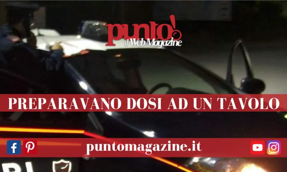 Confezionano droga in casa