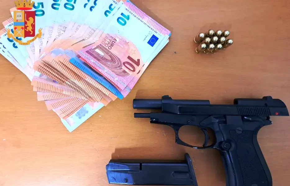 Trovato con una pistola rubata