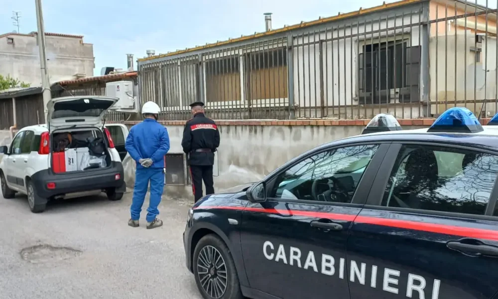 pozzuoli: rubata corrente