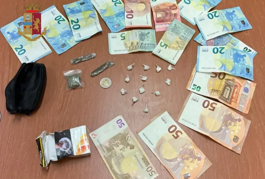 Cocaina e marijuana: arrestati due spacciatori