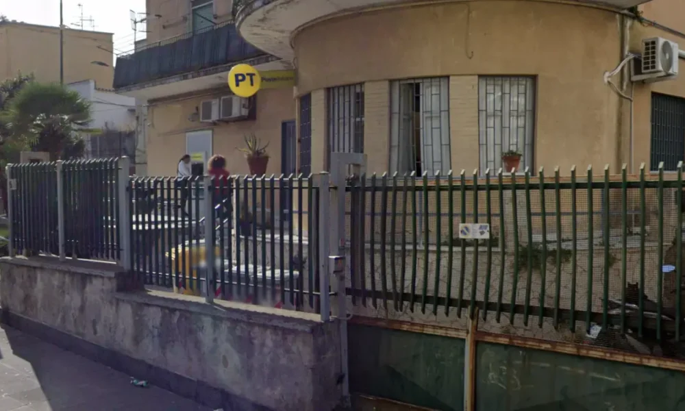 Tenta una truffa in un ufficio postale