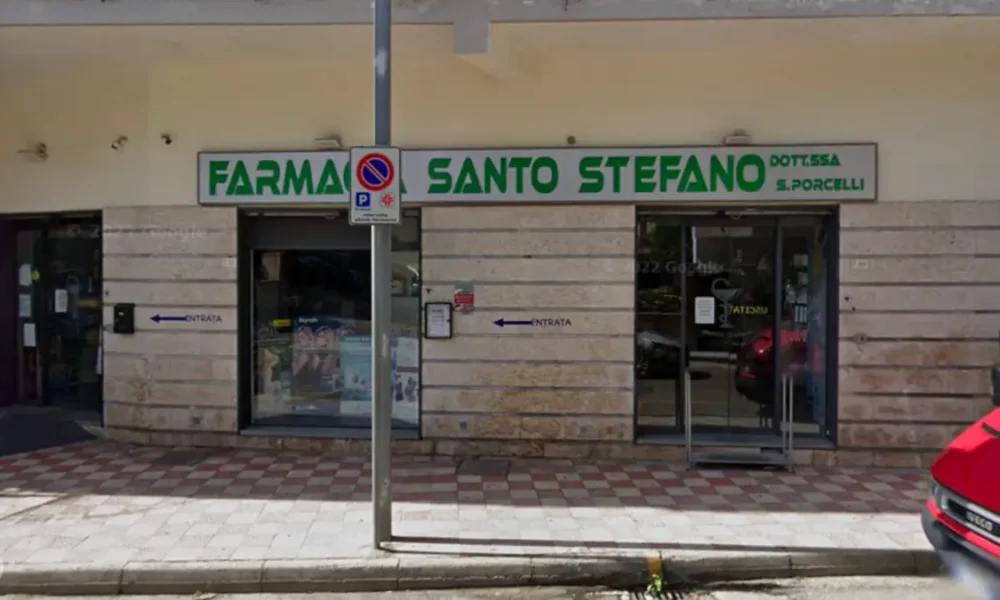 Furto nella farmacia Santo Stefano