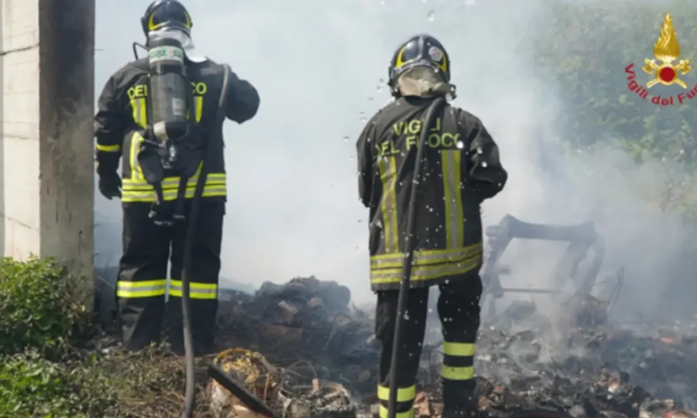 Incendio materiale di risulta
