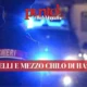 Coltelli e mezzo chilo di droga