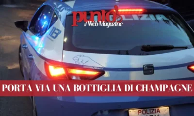 Ruba in un supermercato di Pompei